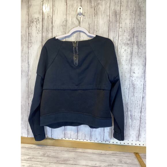Nike Sportswear Women’s Black Oversized Crew-Neck Sweatshirt - Picture 2 of 7
